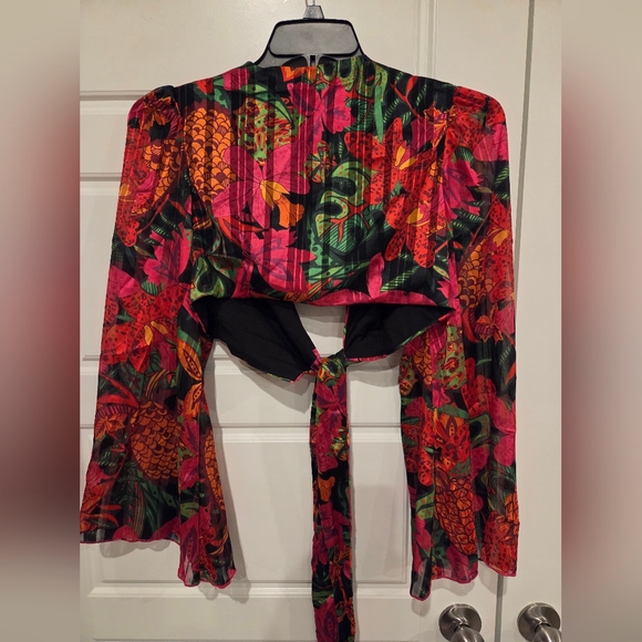 SHEIN WOMEN'S TROPICAL CROPPED TOP FRONT TIE BELL SLEEVES SIZE XL - Picture 8 of 8